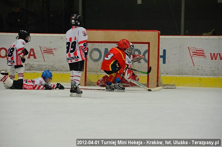 2012-04-01-Turniej_mini_Hokeja-u_3996_720