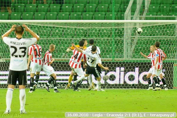 2010-08-15-legia-cracovia_b_638_600