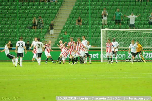 2010-08-15-legia-cracovia_b_750_600