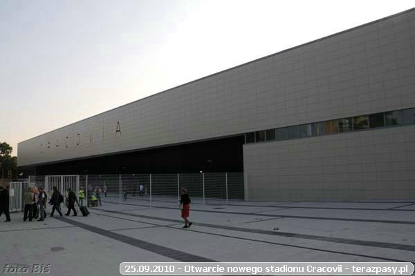 2010-09-25-cracovia_otwarcie_nowego_stadionu_b_034_600