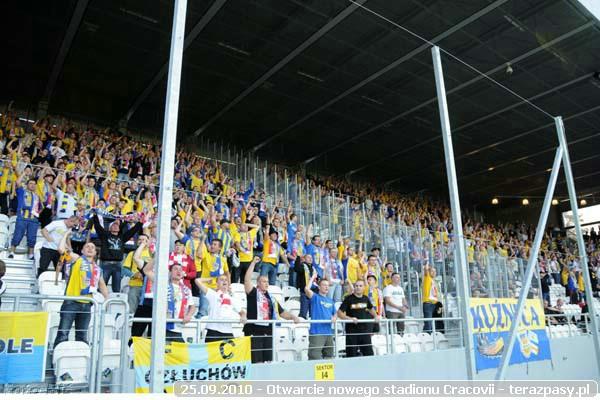 2010-09-25-cracovia_otwarcie_nowego_stadionu_b_165_600