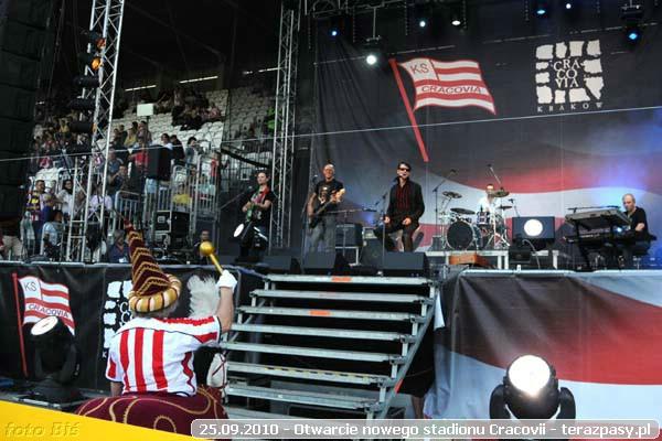 2010-09-25-cracovia_otwarcie_nowego_stadionu_b_176_600