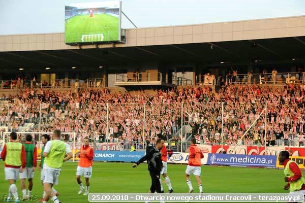 2010-09-25-cracovia_otwarcie_nowego_stadionu_b_229_600