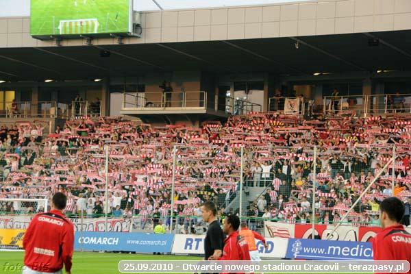 2010-09-25-cracovia_otwarcie_nowego_stadionu_b_296_600