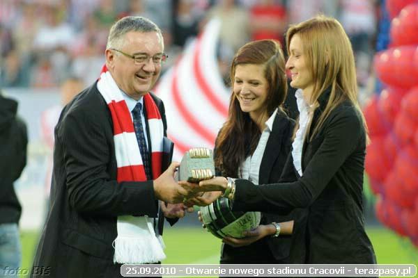 2010-09-25-cracovia_otwarcie_nowego_stadionu_b_346_600