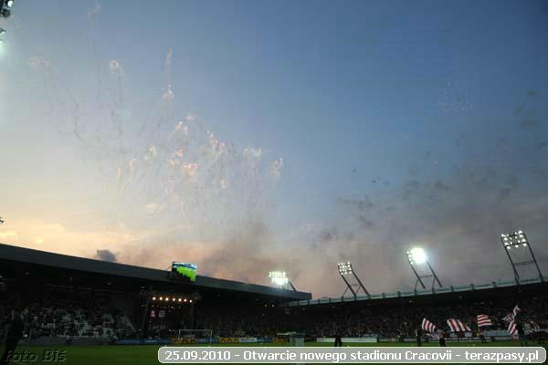 2010-09-25-cracovia_otwarcie_nowego_stadionu_b_400_600