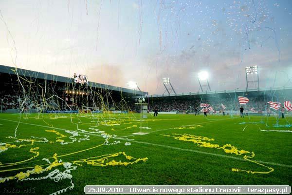2010-09-25-cracovia_otwarcie_nowego_stadionu_b_423_600