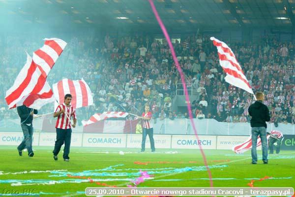 2010-09-25-cracovia_otwarcie_nowego_stadionu_b_431_600