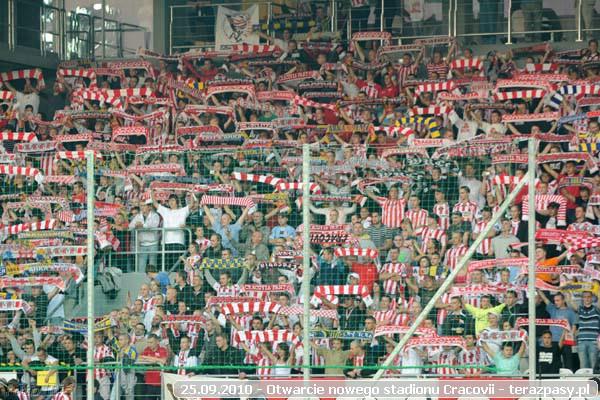 2010-09-25-cracovia_otwarcie_nowego_stadionu_b_448_600