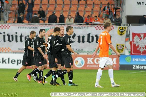 2010-10-02-zaglebie_lubin-cracovia_b_319_600