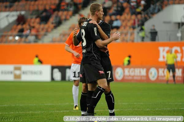 2010-10-02-zaglebie_lubin-cracovia_b_365_600