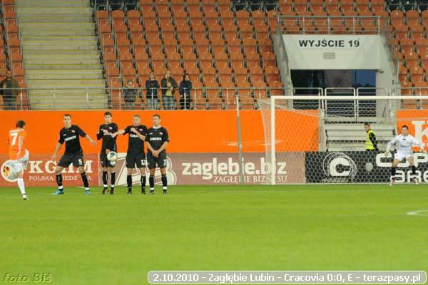 2010-10-02-zaglebie_lubin-cracovia_b_555_600