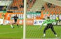 2010-10-02-zaglebie_lubin-cracovia_b_657_600