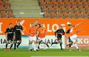 2010-10-02-zaglebie_lubin-cracovia_b_825_600