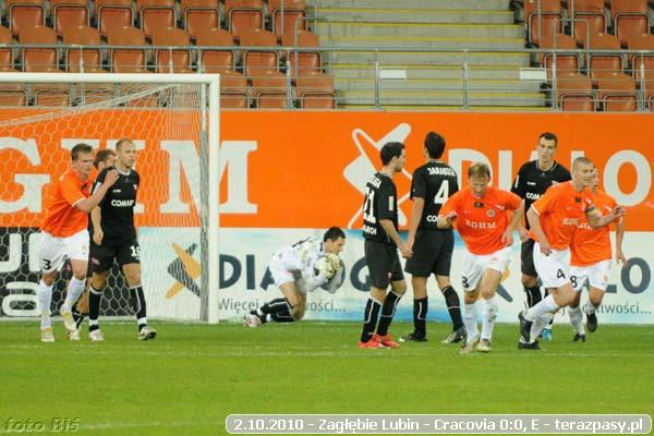 2010-10-02-zaglebie_lubin-cracovia_b_828_600