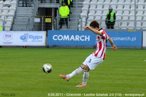 2011-04-09-cracovia-lechia_b_327_600