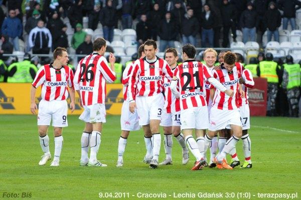 2011-04-09-cracovia-lechia_b_364_600