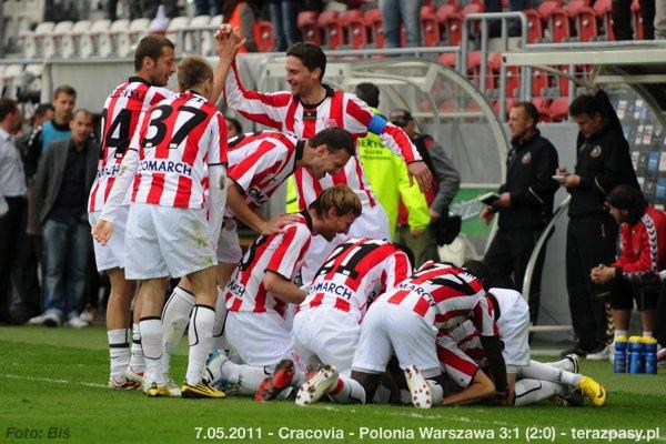 2011-05-07-cracovia-polonia-w_b_0500_600