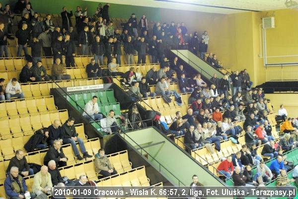 2010-01-09-cracovia-wisla-kosz-u-600_015
